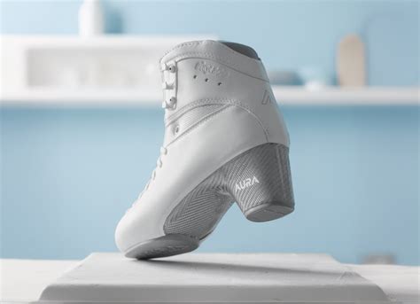 Aura Figure Skates