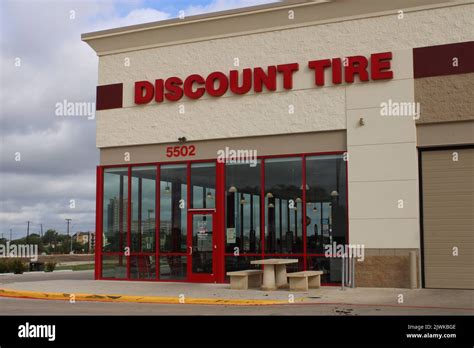 Discount Tire Storefront