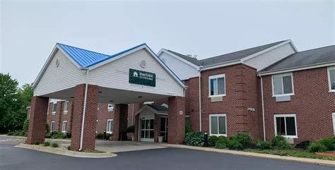 HomeTowne Studios East Lansing - Okemos