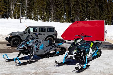 Open vs Enclosed Snowmobile Trailers