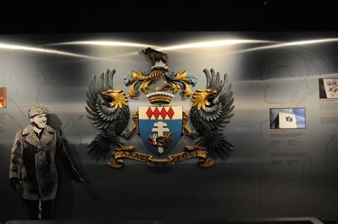 Piz Gloria - Blofeld's coat of arms