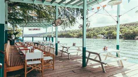 Ski Shores Cafe on Lake Austin