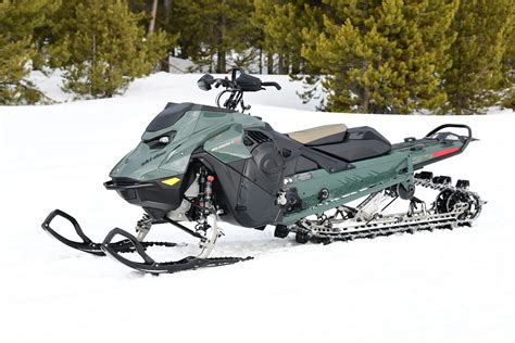 Ski-Doo Summit X with Expert Package