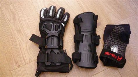 Wrist guard gloves